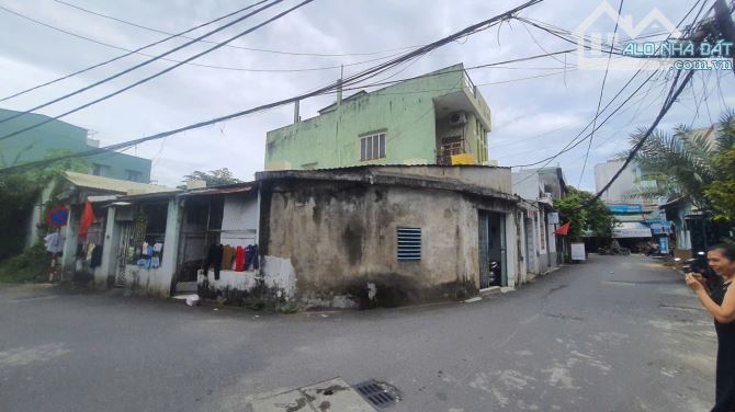BÁN ĐẤT 2 MẶT TIỀN TẶNG NHÀ 2 TẦNG + 3 PHÒNG TRỌ ĐANG CHO THUÊ DÒNG TIỀN 10TRIEU/THÁNG