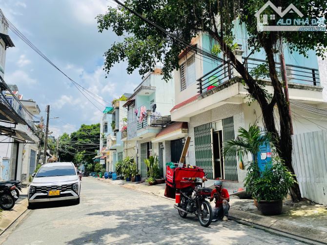 Đất đẹp 100m2 (5*20m) vuông vắn, HXH cách mặt tiền 10m ngay chợ 339 - Đỗ Xuân Hợp (Global