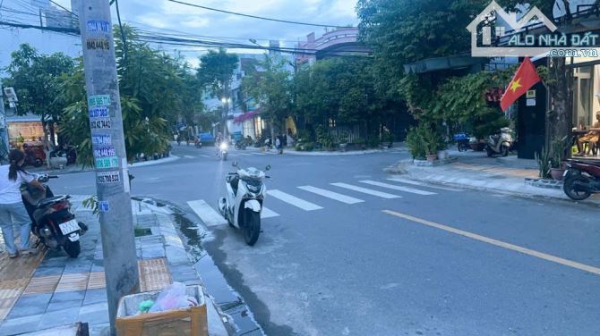 Bán đất kẹp kiệt tặng nhà C4 MT Phạm Vấn _ 196m2 _ Sơn Trà_ 22.99 tỷ.
