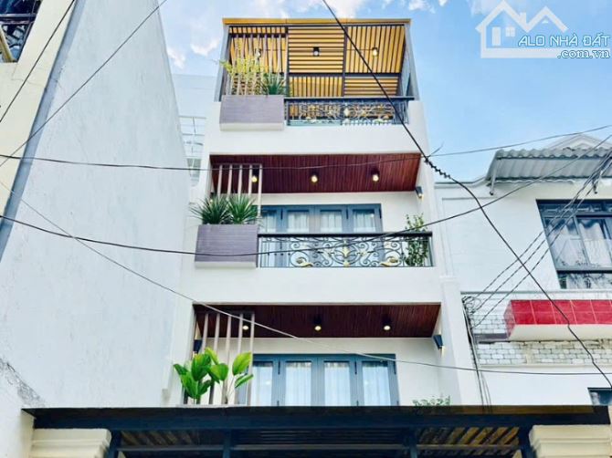 Cần bán nhà siêu đẹp 3 lầu 6 phòng ngủ hẻm xe hơi Ung Văn Khiêm