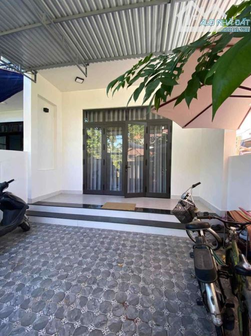 Bán nhà đẹp đổ tấm 3 phòng ngủ phường Hội An Đông cách phố 1,5km