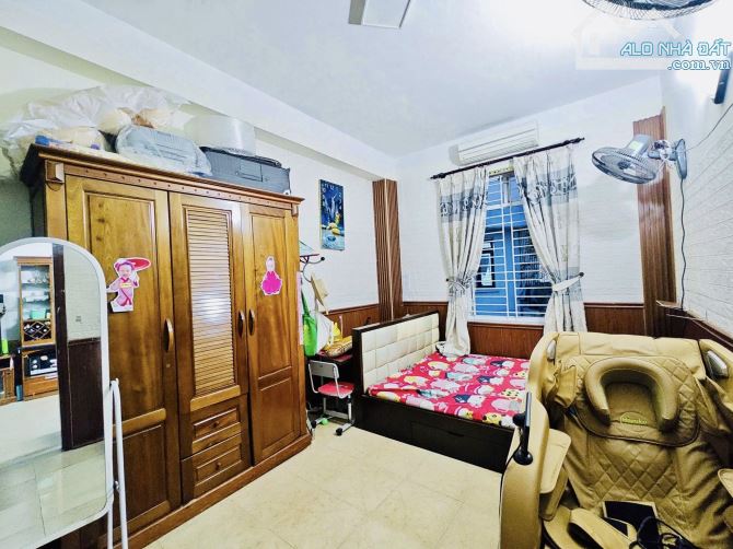 Chung cư Bộ Tư lệnh đặc công Vĩnh Quỳnh. DT: 85.7m, 3 ngủ, 2 VS, Khách bếp, giá 4.3 tỷ