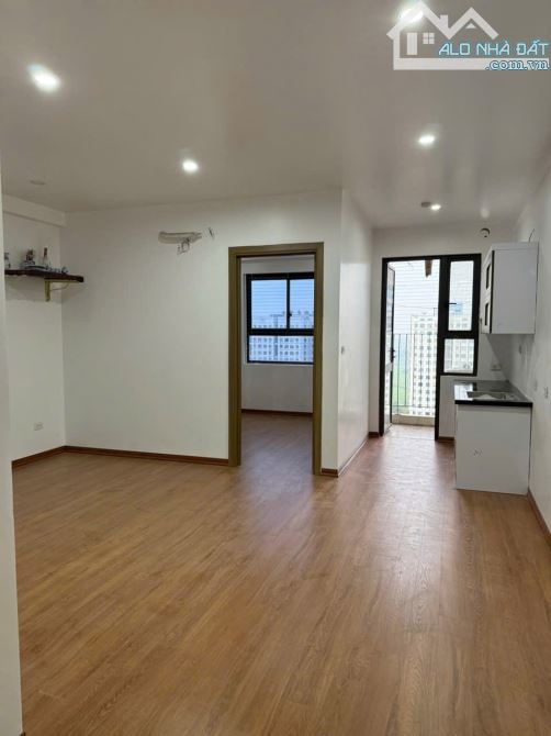 Bán căn hộ chung cư 19T1 bàn giao mới 45m2, 2n1vs, sổ đỏ, tầng đẹp, hơn 2 tỷ