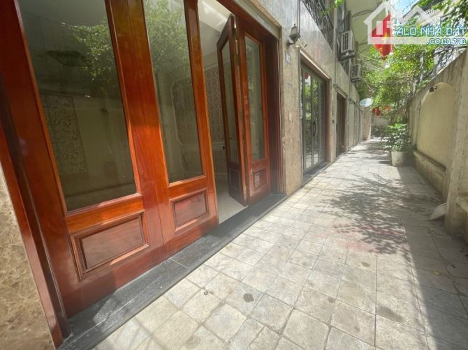 Bán nhà phố Võng Thị Tây Hồ - nhà đẹp 45m * 5 tầng, 4ngủ, nhà dân xây, gần ô tô, 15.2 tỷ