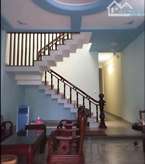 Nhà đẹp 2.5 tầng ngay khu đô thị Phú Thượng