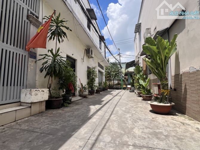 Bán nhà Q12 Nguyễn Văn Quá Nhỉnh 2.5 tỷ hẽm xe hơi