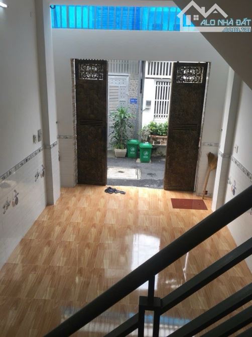 HƠN 5 TỶ CÓ 3 CĂN HẺM XE HƠI SÁT MẶT TIỀN NGUYỄN ẢNH THỦ - 2 TẦNG