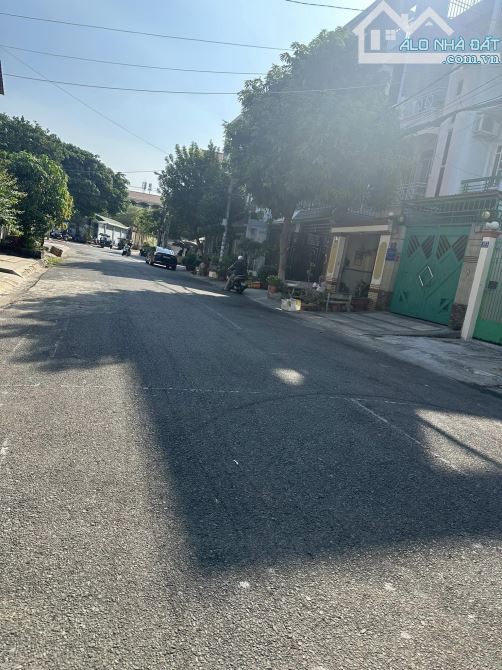 Bán nhà MT Cư Xá Phú Lâm A, Quận 6, DT 12 x 16m, 2 tấm, 20.5 tỷ. (Tín Hưng)