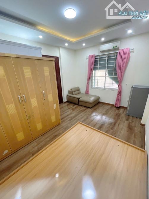 PKK Láng_đủ đồ_cửa sổ thoág_sạch sẽ_an ninh cao_phí Dv rẻ_có fix
