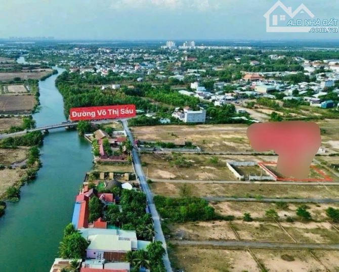 Đất khu biệt thự ven sông xã Phú Đông diện tích gần 900m2 đất CLN quy hoạch thổ cư.