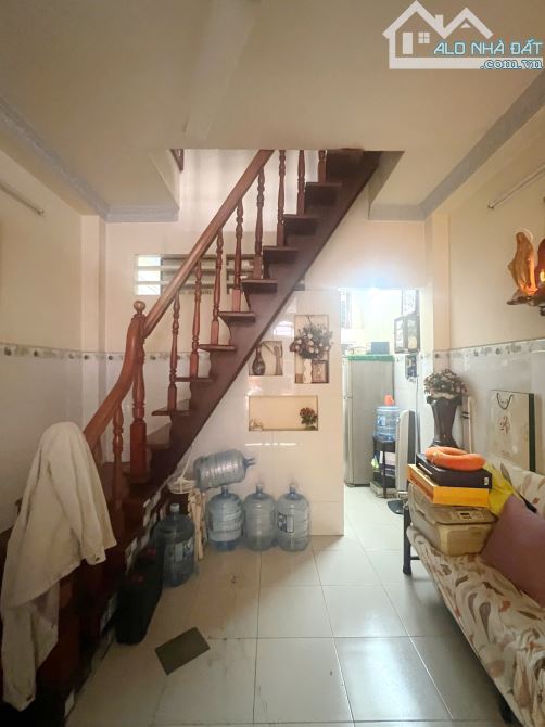 Nhà 3 tầng hẻm thẳng đường Ba Đình P.Chánh Hưng. Giá: 3.7 tỷ TL