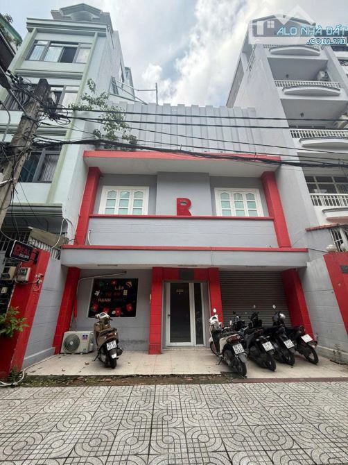 Cần bán nhà HXH 662 Sư Vạn Hạnh, P12, Q10. DT: 8x15m. 3 tầng, Gía bán 36,5 tỷ TL