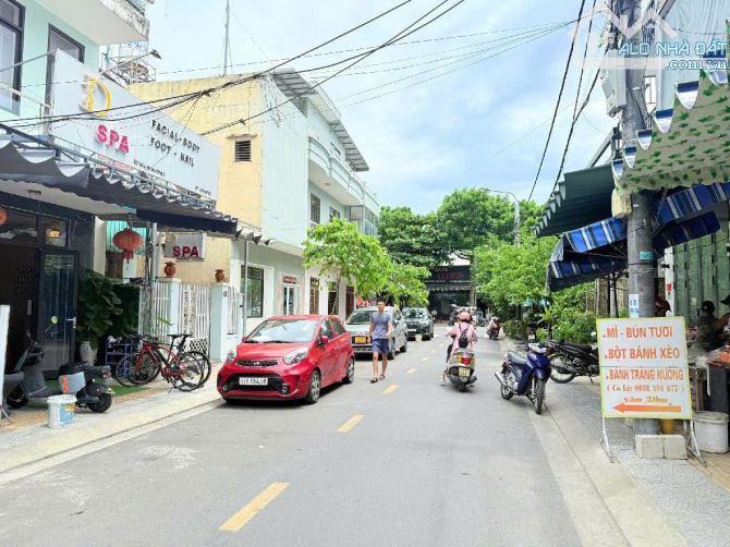 Bán nhà mặt phố Mỹ Đa Đông 5, Ngũ Hành Sơn, Đà Nẵng. DT 70m2, 2 tầng, 3PN. Giá 8.2 tỷ, Sổ
