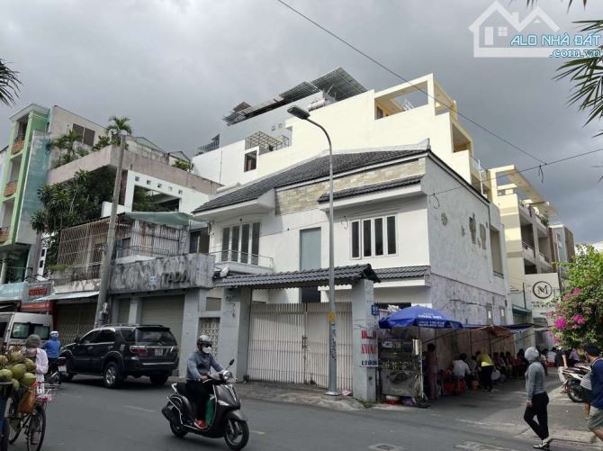 Bán nhà góc 2MT Vườn Chuối Q3, DT 13x15m CN 150m2, KC 2 tầng, GPXD hầm 6 tầng, giá 56 tỷ