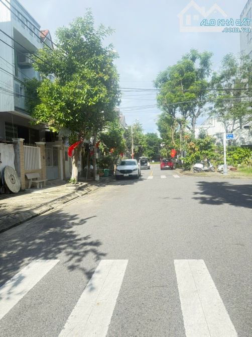 Bán 90m đất tặng nhà c4 mặt tiền đường Mỹ An 3 đối View Công viên gần Sông Khu Mỹ An