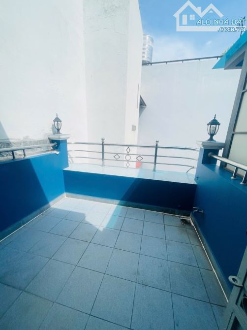 NHÀ NƠ TRANG LONG PHƯỜNG 7 BÌNH THẠNH CÁCH HẺM XE HƠI 20 M