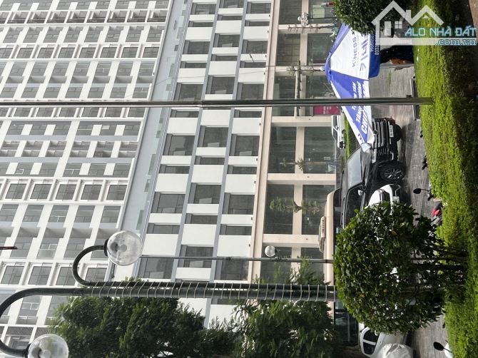 Cho thuê sàn thương mại tầng 4, chân đế chung cư phố Lê Văn Lương, Diện tích 195m2 pccc đủ