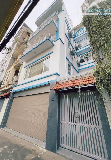 Bán nhà phố Cầu Giấy 43m², 6 tầng, gần ô tô tránh, gần hồ, nhỉnh 9 tỷ
