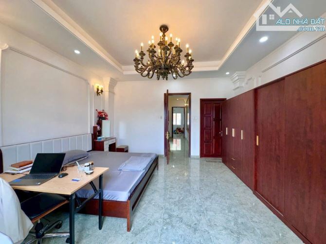 Bán nhà thang máy full nội thất gỗ 5x20m hầm 5 tầng đẹp - ngay siêu thị EMart phan văn trị - 6