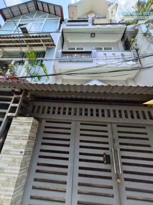 Bán nhà HXH đỗ cửa 4 tầng đẹp ở ngay Nguyễn Văn Quỳ,Q7 TP. HCM chỉ nhích 7 tỷ xíu