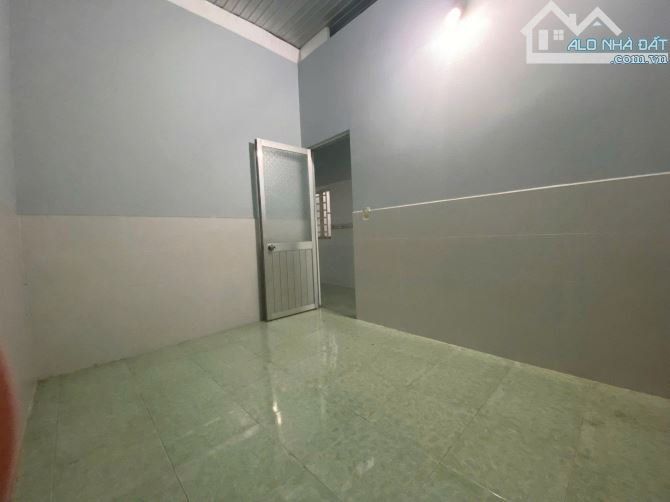 Bán căn nhà 215m2 ở Tân Thông Hội Củ Chi giá 1Ty100  sổ hồng riêng