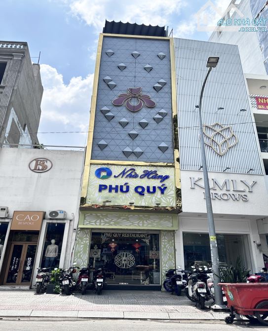 Bán nhà 2MT trước sau Nguyễn Trường Tộ, Quận 4 - DT:4,5x20m - 4Tầng - HĐT:100trđ -Giá;32tỷ