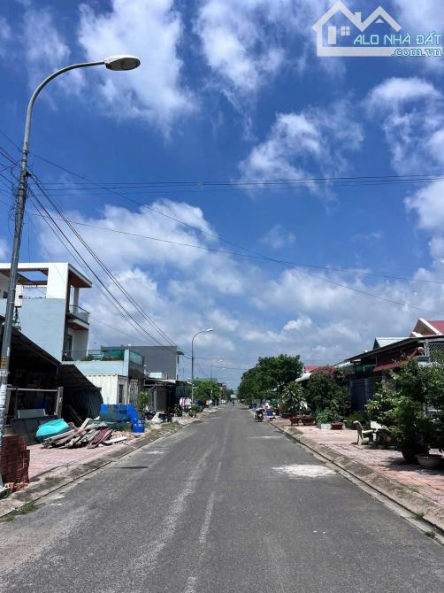 ĐẤT NGỘP NGAY KHU TĐC THÁI LẠC ,MẶT TIỀN QL51, GẦN SÂN BAY LONG THÀNH, 250M2 - GIÁ 1 TỶ 8