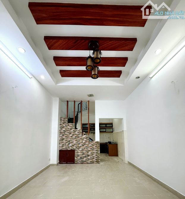 Giảm mạnh còn 5.6 tỷ TL, trệt 2 lầu, 39m2, HXH Ni Sư Huỳnh Liên, P10