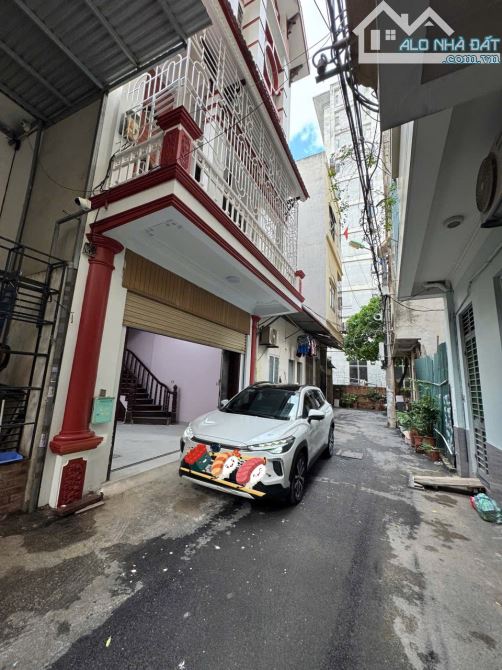 Bán nhà phố Nguyễn Hoàng 61m2 - Sổ đỏ phân lô - Gara Ô tô