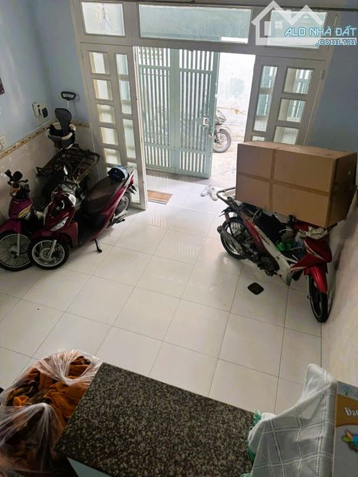 Bán nhà 3 lầu Nguyễn Thị Tần P2-Q8