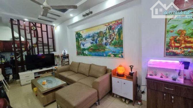 CẦN BÁN NHÀ NGÕ 47 NAM DƯ - DT 34M2 - 5 TẦNG - MT3.4M - GIÁ 7.2 TỶ