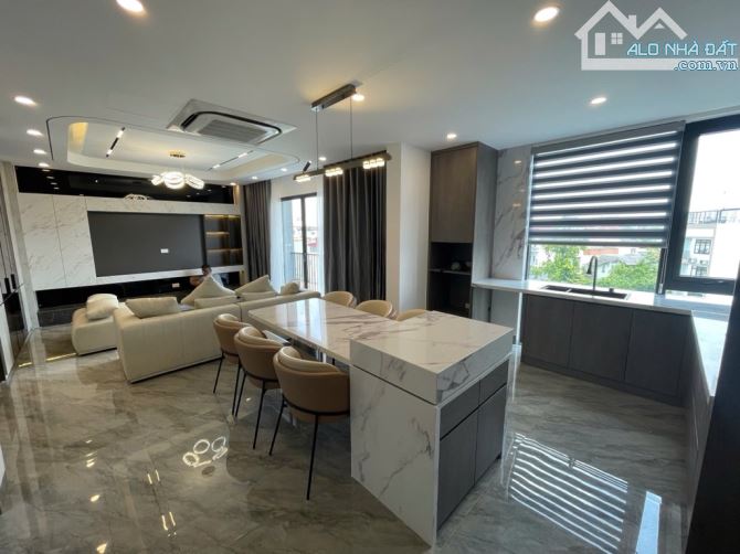 BÁN NHÀ MT=8.5m, 8 TẦNG/50M2/ VIEW HỒ ĐỈNH- NGOC THỤY- LONG BIÊN