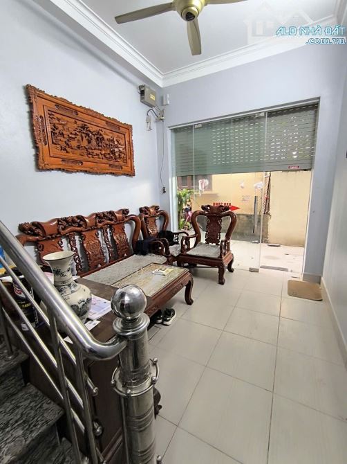 Cực sốc nhà 4 tầng 4 ngủ, dt 35m, giá 4.08 tỷ, sổ đỏ, văn trì bắc từ liêm