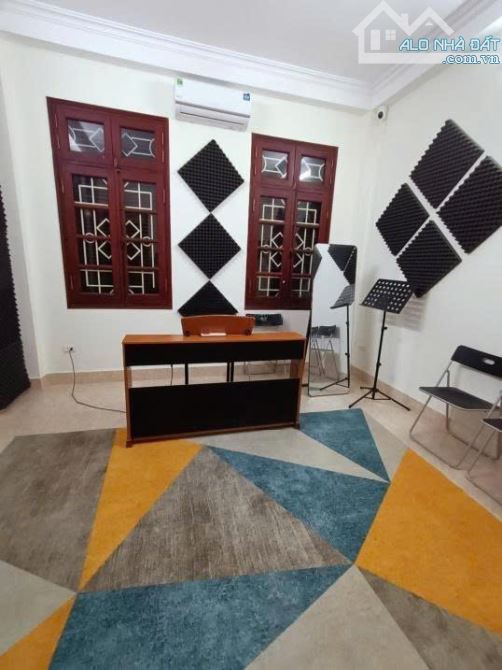 Cho thuê nhà ô tô, vp, Cảm Hội-Hai Bà Trưng, 65m2, 5 tầng, 7 ngủ, 22 triệu.
