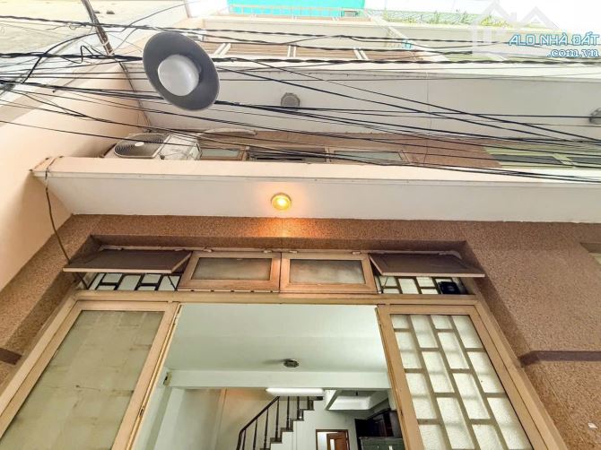 Khu vip Trường sa -p12 - quận 3- Dt 32m2- 4 tầng - hoàn công - 5,6 tỷ