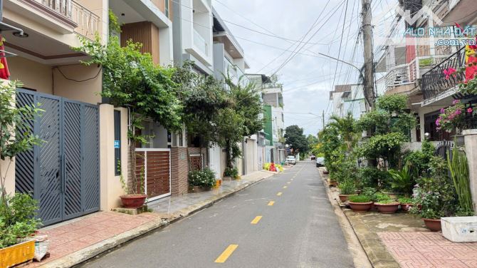 💥Nhà 2 Mê,TC 6*17,6m (thực tế dài hơn).,Đường Đào Tấn,Khu Trung Cao,nhiều lô xung quanh