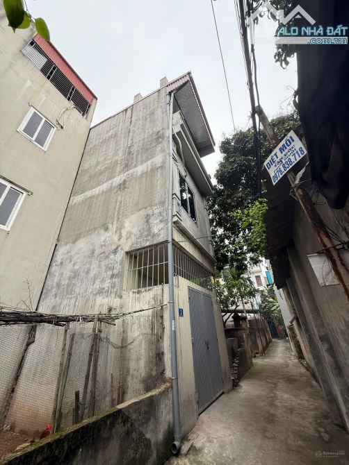 Bán nhà 3 tầng - 44.2m² - sổ đỏ chính chủ - thôn Vàng, Cổ Bi, Gia Lâm - giá tốt.