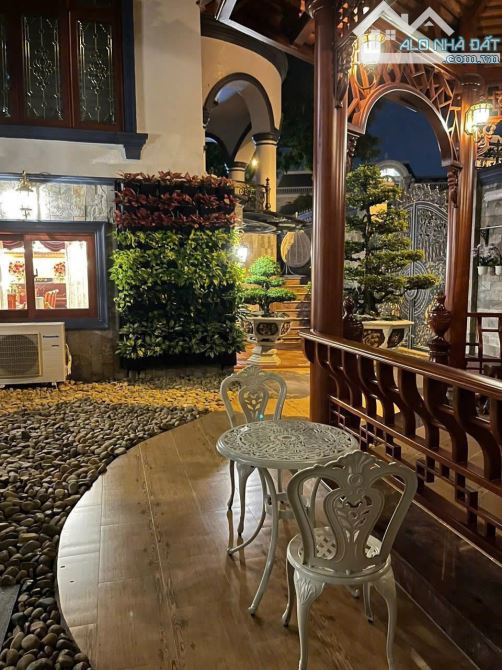 Biệt Thự mới đẹp trung tâm Quận 1 DT: 13 X 20m 265m2 Hầm 4 lầu Giá 115 Tỷ