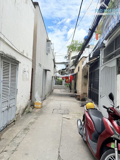 TÂN BÌNH GẦN QUẬN 10, 54M2 2 TẦNG 2PN, NHÀ Ở VẪN KHÁ TỐT HOẶC XÂY MỚI THEO Ý THÍCH,