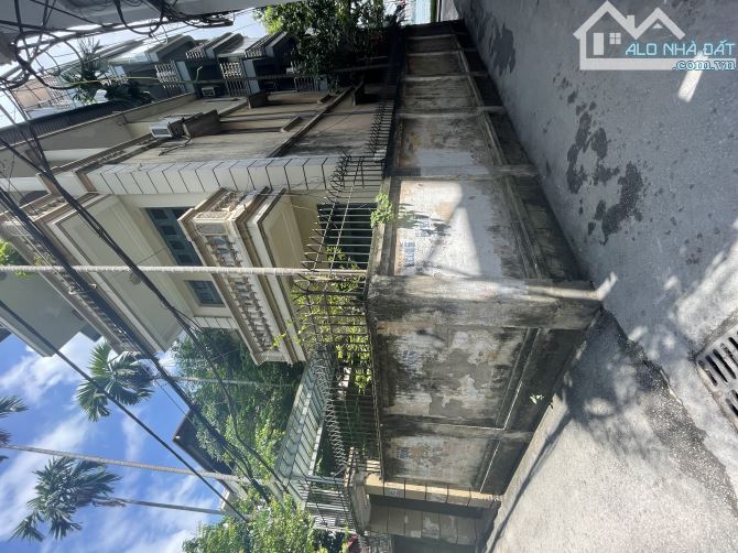 Bán đất lô góc Trích Sài, 100m2 x MT 20m. Giá 34.5 tỷ