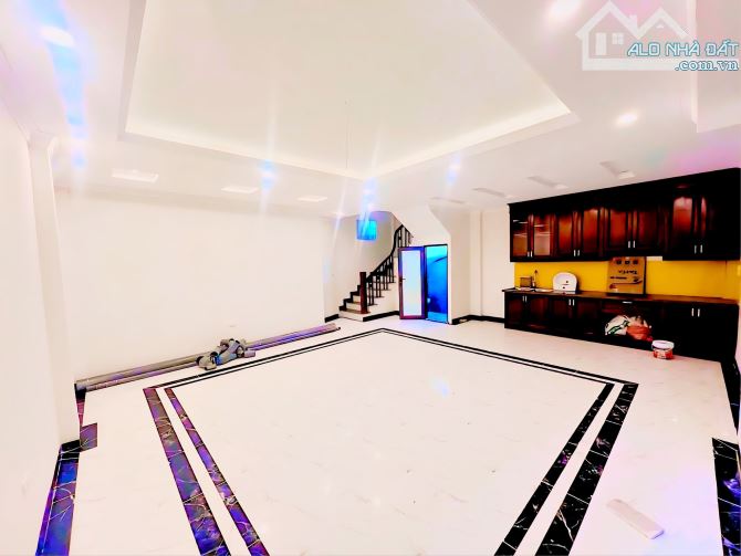 NHÀ MỚI 55M PHÚC LỢI - 4 NGỦ MÊNH MÔNG - AN NINH VÀO DỄ KHÓ RA - 7 TỶ NHỎ
