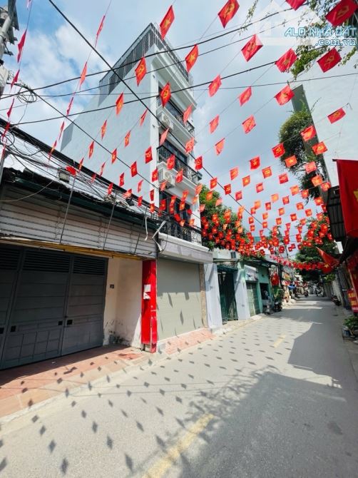 NHÀ GIÁO SƯ PHỐ TỐ HỮU 41 m2 x 5t Ô TÔ- KINH DOANH- 8,4 tỷ