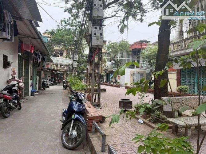Tập thể tầng 1 Ba ĐÌnh 16m2, kinh doanh 3 tỷ 7