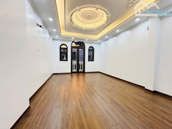 Bán nhà Thái Thịnh, Đống Đa, 57m², phân lô, ô tô thông, 12.8 tỷ, sổ đỏ chính chủ
