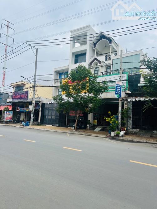 GẤP BÁN – MẶT TIỀN NGUYỄN CỬU PHÚ – CĂN GÓC 2 MẶT TIỀN – 104M² – 4 TẦNG – DÒNG TIỀN 25TR/T