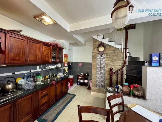 🏡 Nhà Trần Quang Diệu, P13, Quận 3 📐 DT: 4m x 11m x 5 tấm (42m² đất – nở hậu) 💰 GIÁ CHỈ