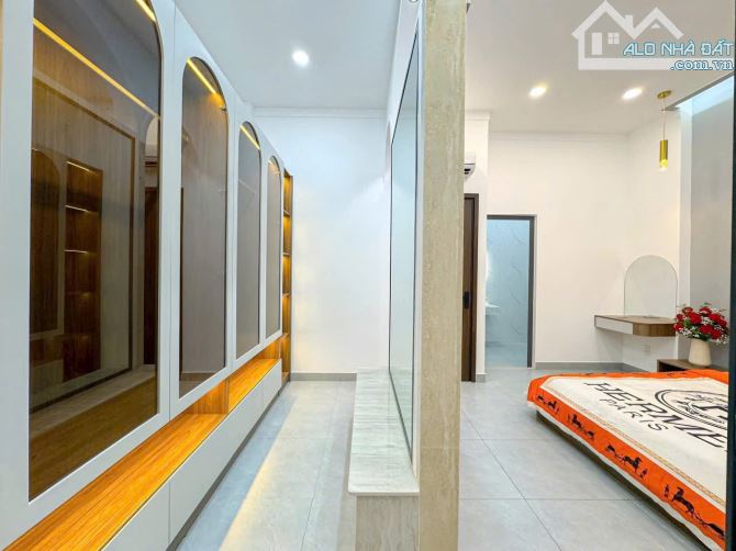 Bán nhà đẹp full nội thất đường Trần Văn Khánh, Quận 7, Dt 5,2 x11m, 3 lầu. Giá 6,79 tỷ - 10