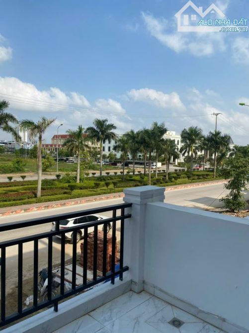 💥💥💥Chủ gửi bán căn nhà 5 tầng,2 mặt tiền  ngay đường Trịnh Kiểm cách đại lô Võ Nguyên G - 10
