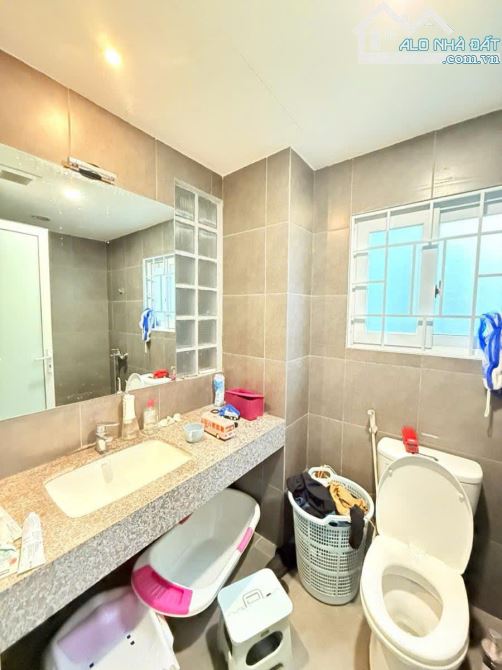 Nhà Đẹp Cầu Giấy - Mặt Ngõ Ô Tô Thông - Chính chủ dân xây kiên cố - Hợp Lý - 10
