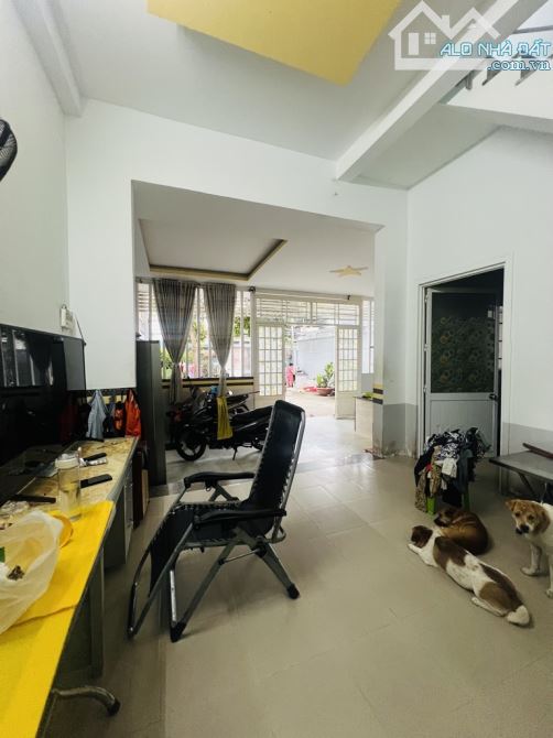 NHÀ 2 TẦNG 182M2(9X20)-HẺM 5M NGUYỄN QUÍ YÊM-GIÁ 8.4 TỶ - 10